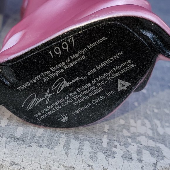 Hallmark Marilyn Monroe Ornaments - Picture 6 of 10